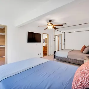  Holiday home Centrally Located Spacious Vacation Hom 13 M Strip